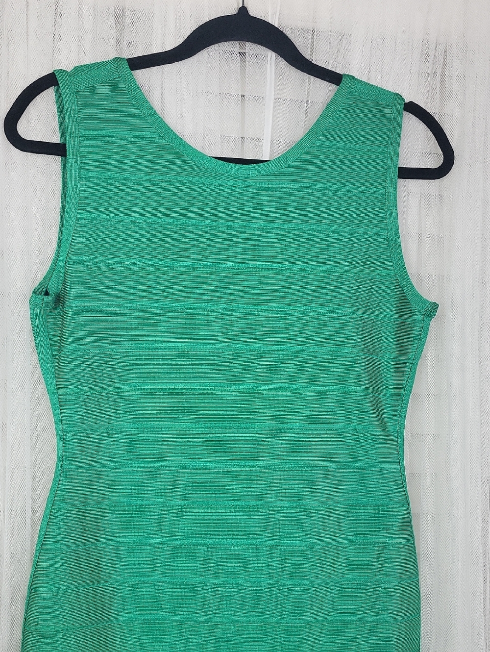 Herve Leger Green Textured Bandage Mini Dress. Size L - Picture 3 of 14